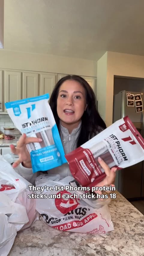 Instagram post by @amyfunderburk_ for 1st Phorm. Caption reads: [...] cook but still need to eat! •1st Phorm....