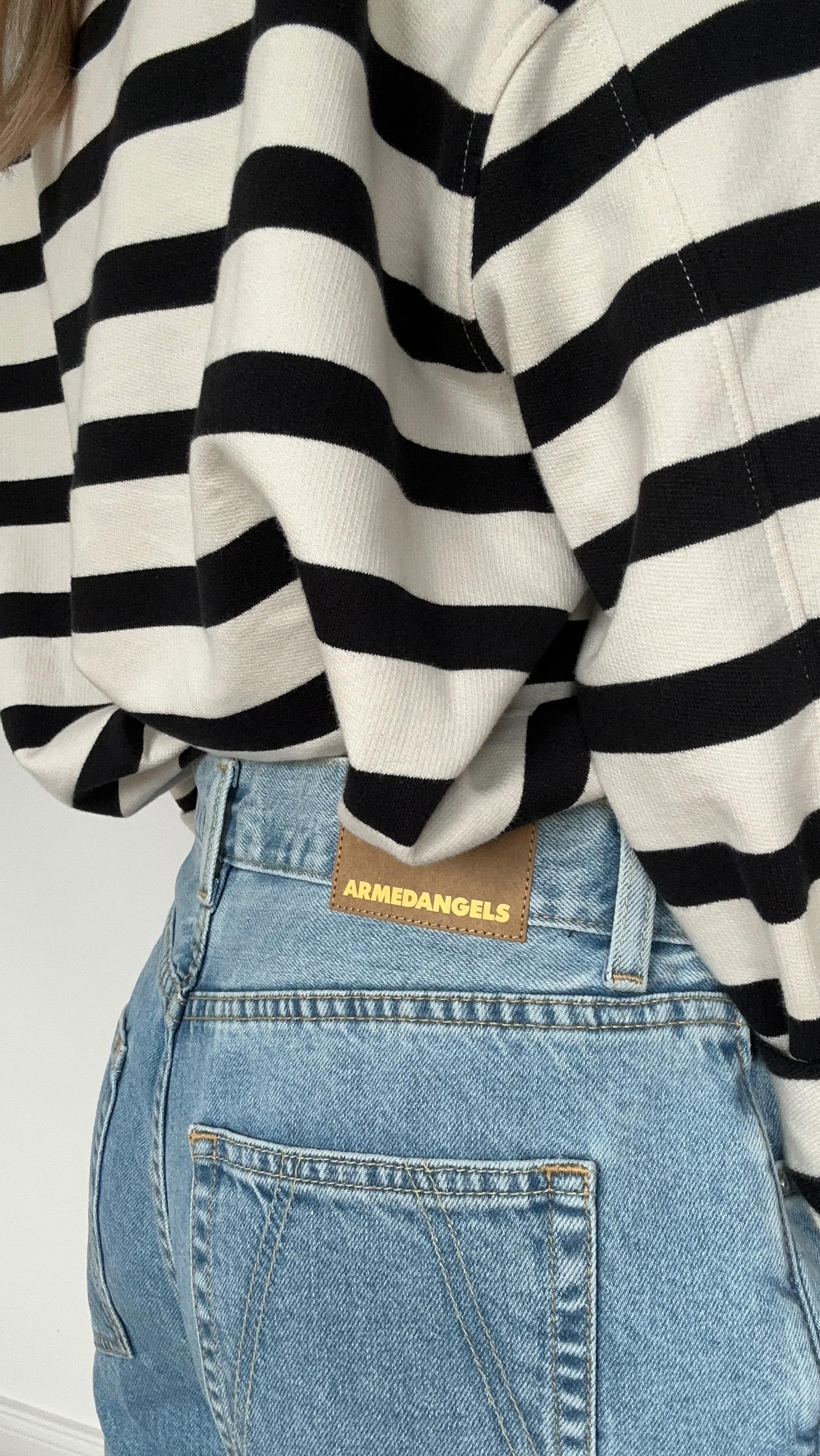 Instagram post by @crystalrock for ARMEDANGELS. Caption reads: BASICS DIE IMMER GEHEN! YES OR NO?! anzeige

Jeans....