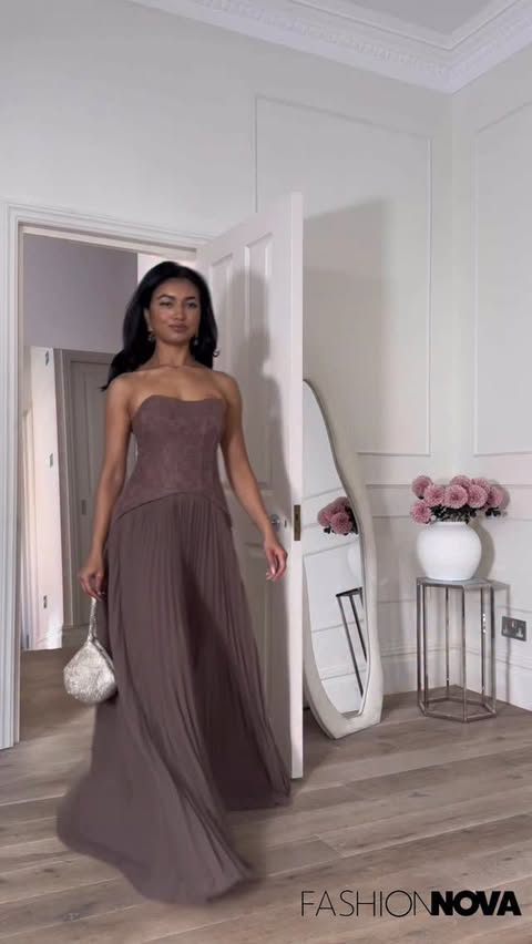 Instagram post by @sheeeeoo for Fashion Nova. Caption reads: [...] wedding guests, this one is for you!!....