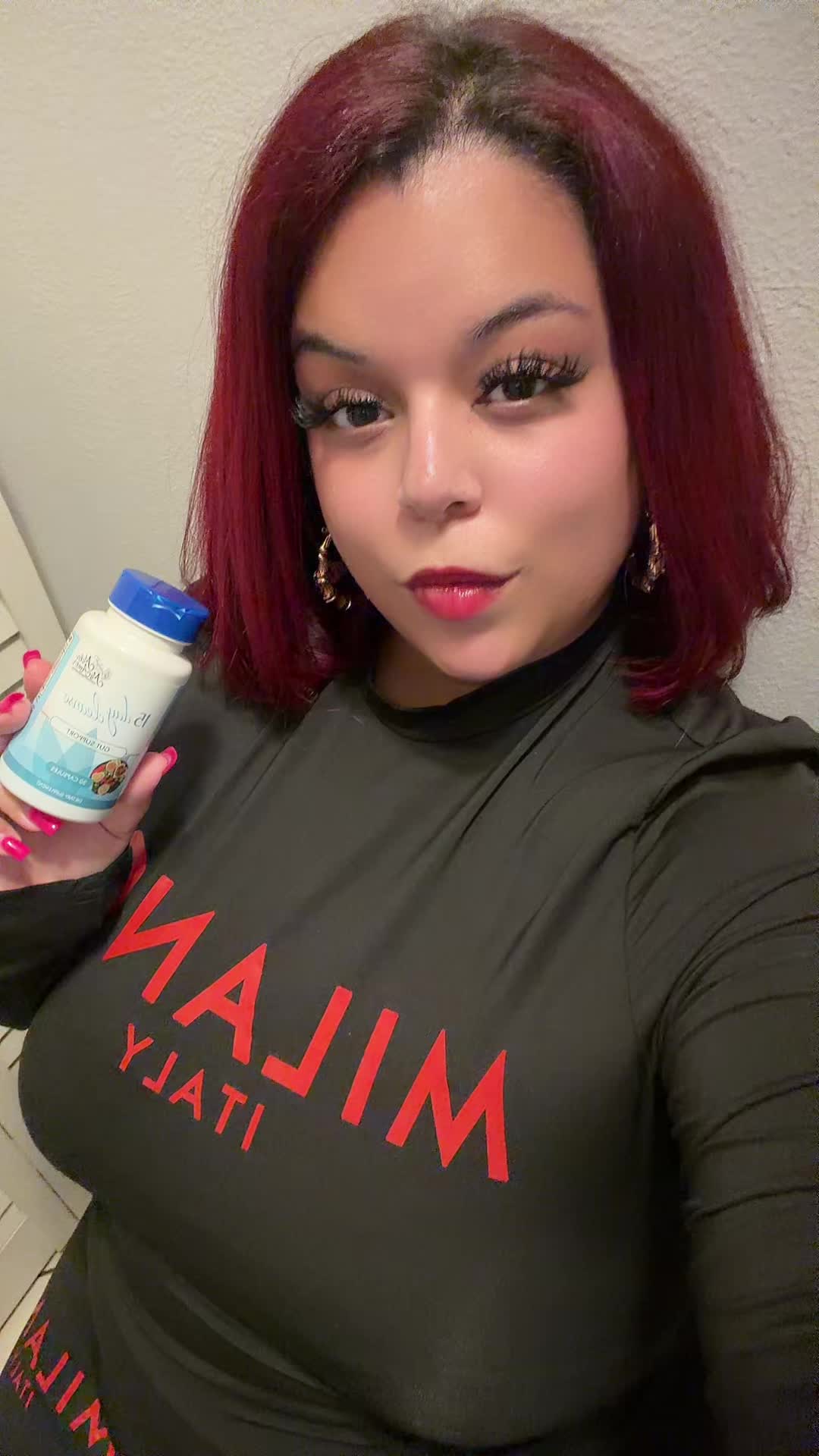 TikTok post by @kimsoflo for Mila Miamor. Caption reads: @MilaMiAmor #15daygutcleanse #detox #constipation....