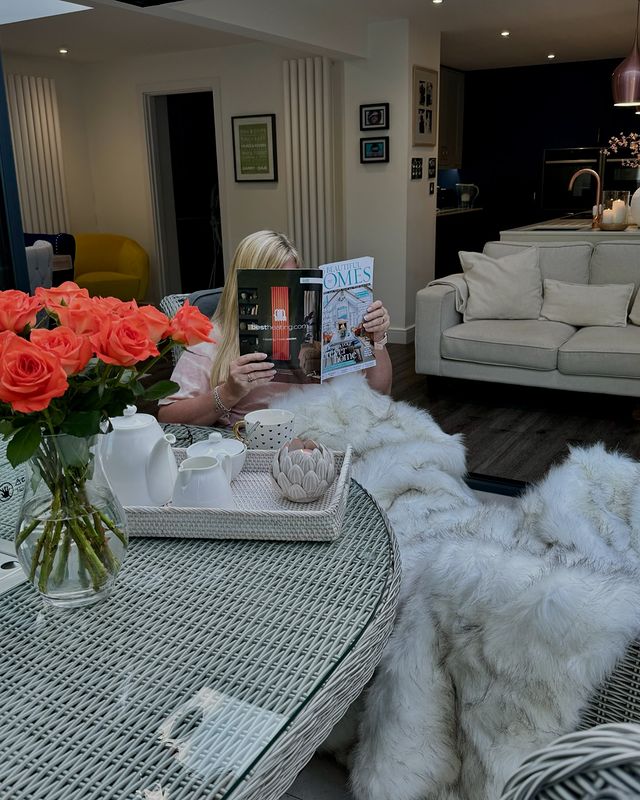 Instagram post by @1_just_got_bigger_ for Battilo Home. Caption reads: 🤍FAUX FUR THROW🤍

I don’t know about you but I....