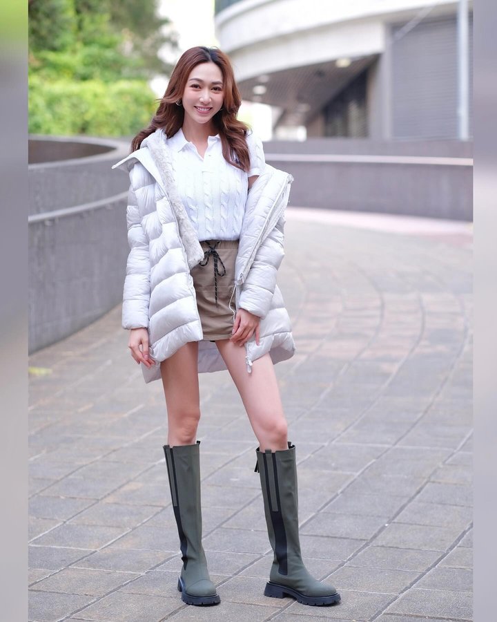 Instagram post by @carmaneysantiago for Save The Duck. Caption reads: The first post I would love to say is:
Stay warm....