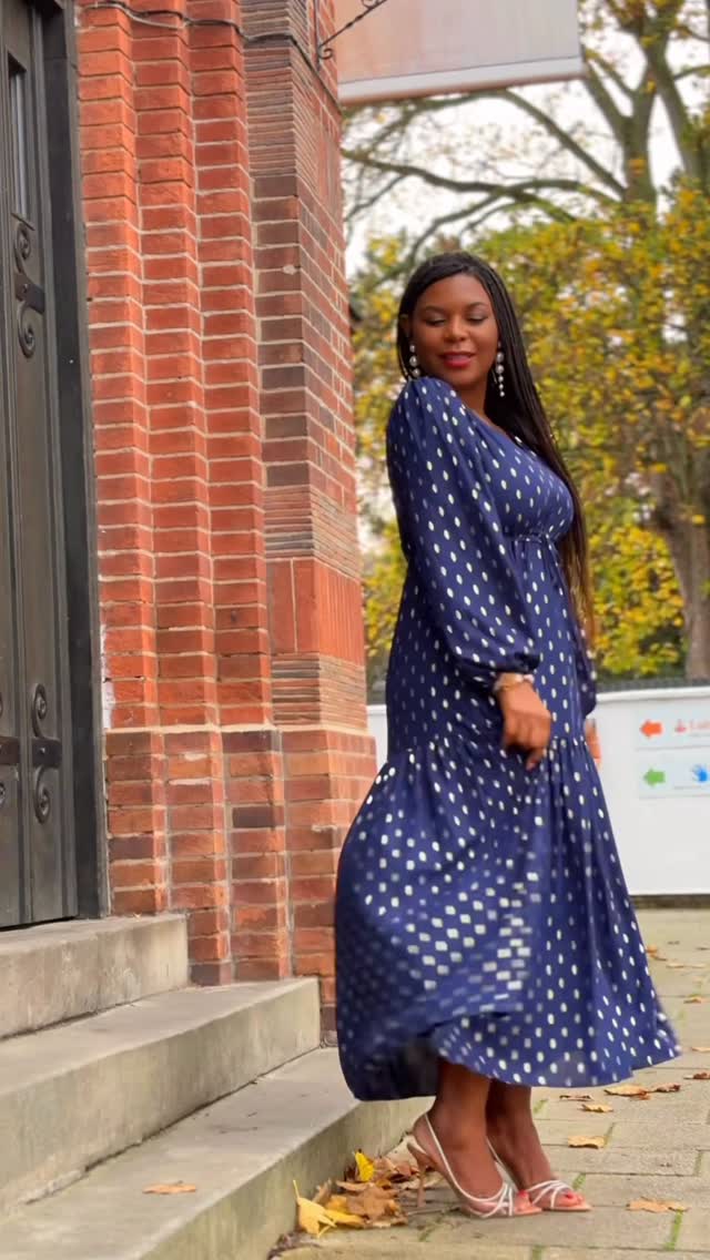 Instagram post by @lovinlown for Izabel London. Caption reads: I’ve found the …….[Ad]

Perfect dress to shimmy,....