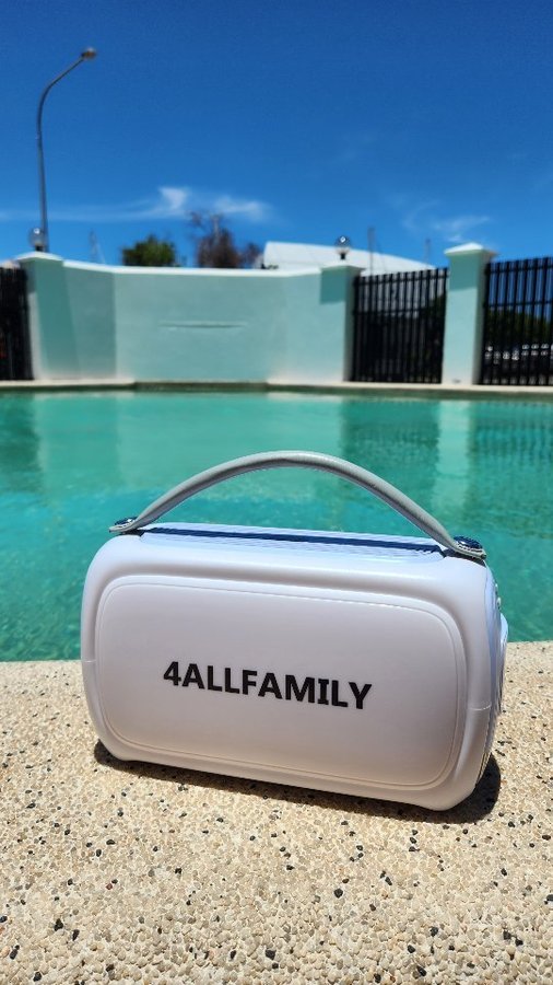 Instagram post by @typeonevibes for 4allfamily. Caption reads: [...] while you're travelling thanks to....