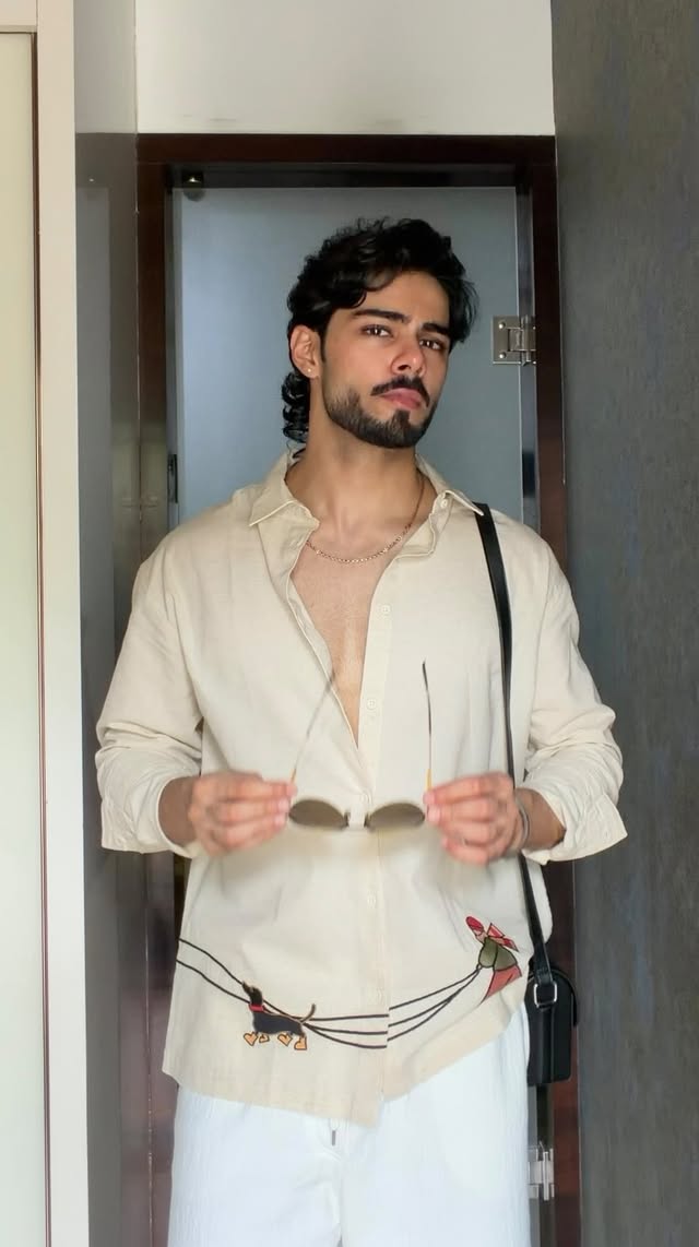 Instagram post by @bhavyychugh for The Souled Store. Caption reads: @thesouledstore ’s linen shirts are a literal NO....