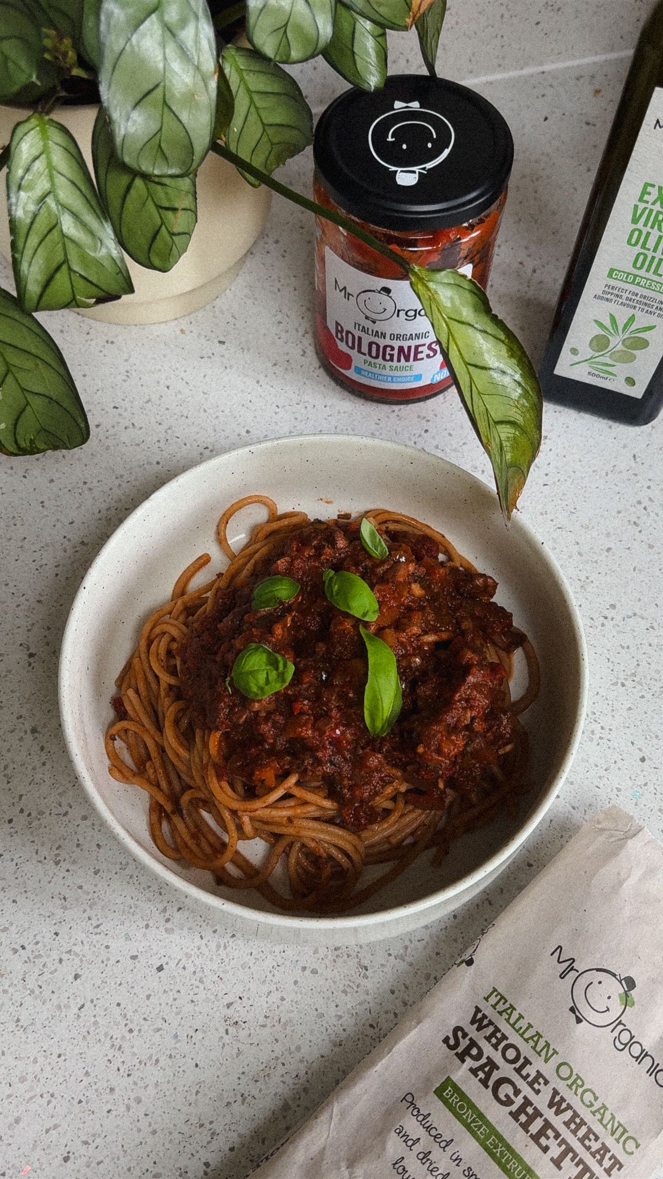 Instagram post by @_josephineelaine for Mr Organic. Caption reads: [...] Pasta Sauce (full recipe below) ad | Mr....