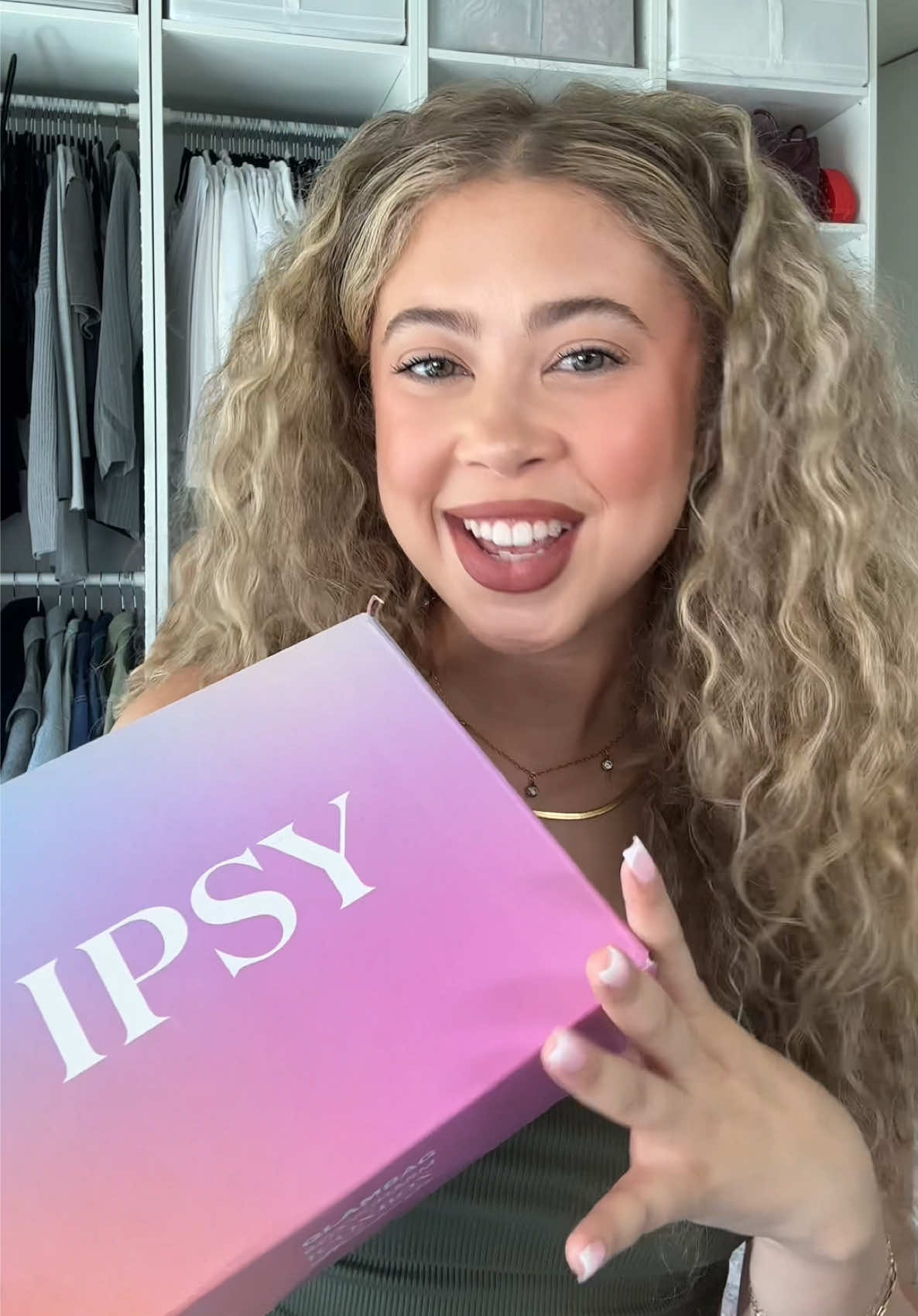 TikTok post by @maliaelaine for IT Cosmetics. Caption reads: #ad the girls who get it get it @IPSY #ipsyhaul....