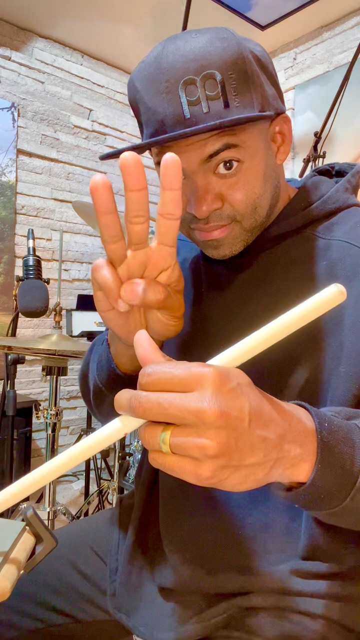 Instagram post by @isacjamba for Vic Firth. Caption reads: Type Traditional Grip 🔥.