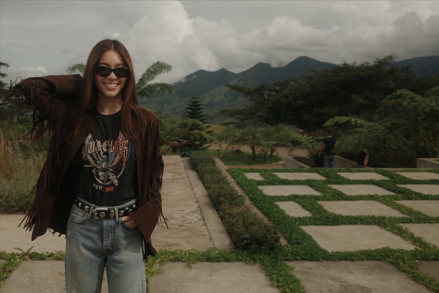 Instagram post by @katrinaloring for Vision Express. Caption reads: [...] with these @prada sunglasses from....