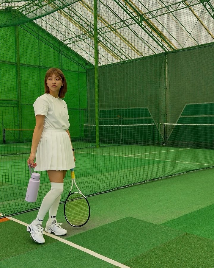 Instagram post by @nanagram_128 for b.box Japan. Caption reads: テニスの時の相棒がまた増えました🎾

ストロータイプでサッと飲みやすく。
持ち運びしやすいし、思っ....