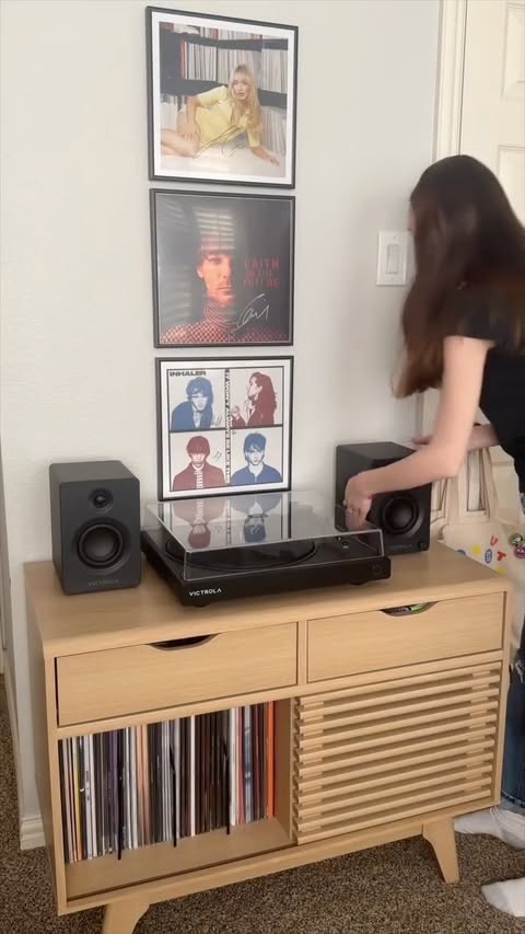 Instagram post by @simplylillie for Victrola. Caption reads: the Victrola Wave Turntable and Tempo Speakers are....