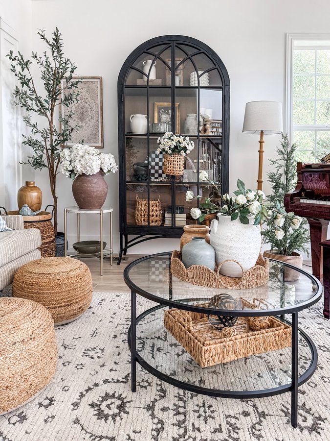 Instagram post by @amywilsondesigns for RC Willey. Caption reads: I love beautiful home accessories from
@RCWdecor....