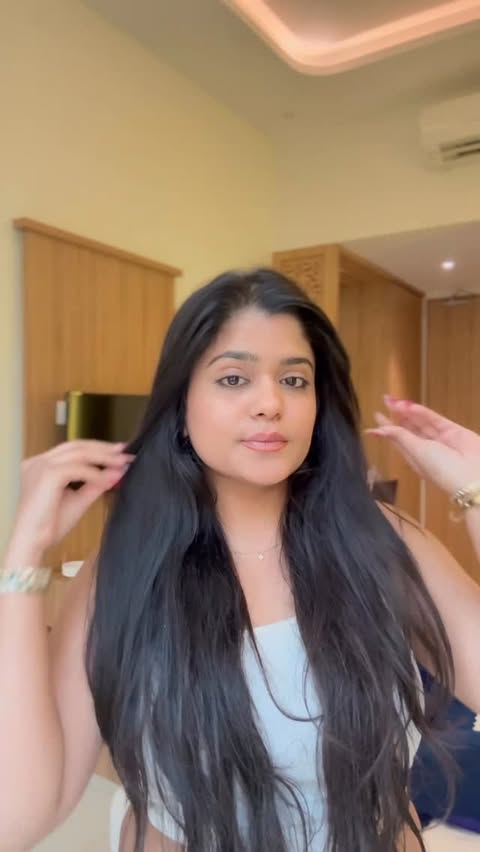 Instagram post by @chauhan__ritu_ for Livon. Caption reads: [...] my hair look lifeless. ✨ Switched to Livon....