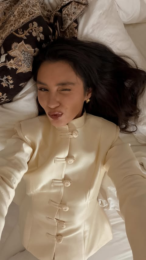 Instagram post by @milena.karl for CAIA Cosmetics. Caption reads: [...] lip product hates to see me coming....