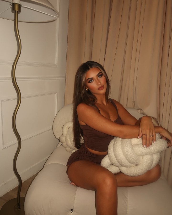 Instagram post by @bobbieebrownn for THATSSOFETCH.COM.AU. Caption reads: 🐻🤎 @thatssofetchau 

• Douglas Top & Shorts -....