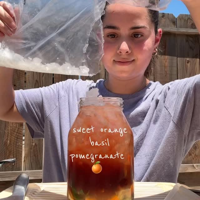 Instagram post by @dayswithabril for Amazon Fresh. Caption reads: Primas!! <3  You guys already know I love waking....