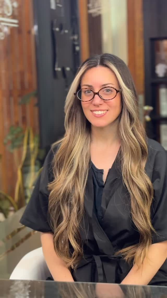 Instagram post by @valentinas_ok for Schwarzkopf Professional. Caption reads: Que opinan de este cambio ? 

Usamos la Línea....