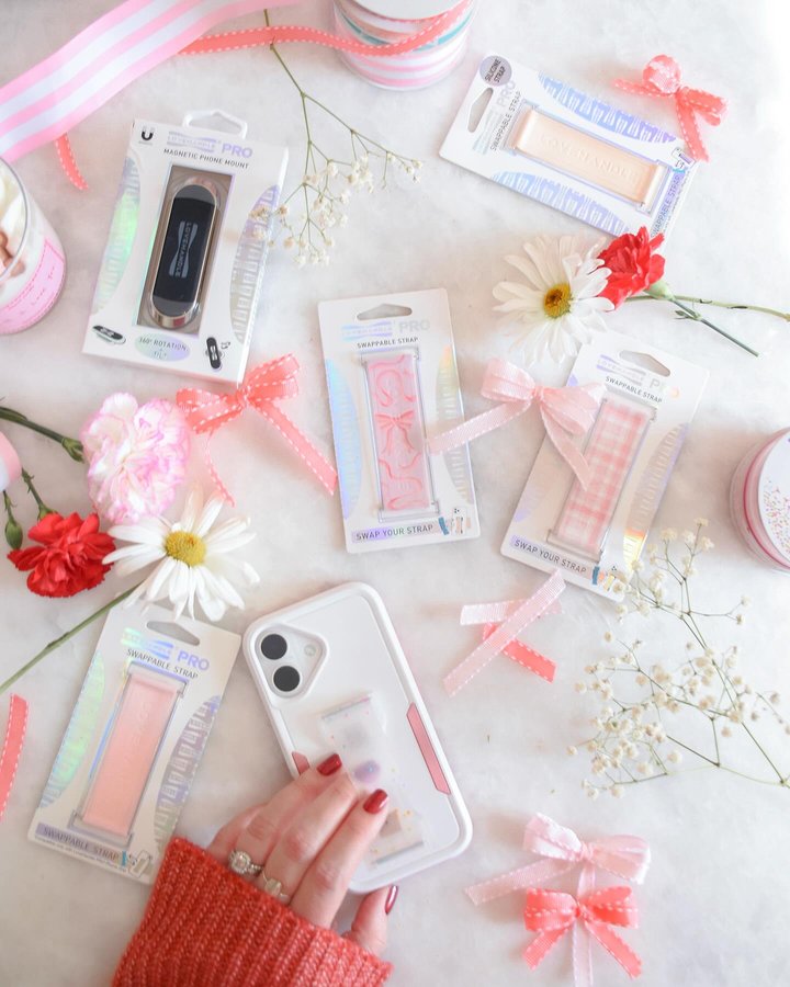 Instagram post by @alyssacherise for LOVEHANDLE. Caption reads: [...] know how to hold a phone without a....