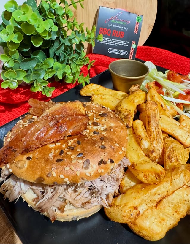 Instagram post by @donnas_sw_diner for Slimming World. Caption reads: [...] @warburtonsuk Protein Bagel (HEB) ✨....