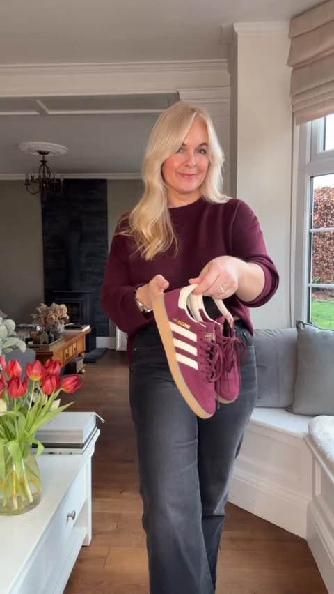 Instagram post by @lovestyle40 for Lulu Guinness. Caption reads: Coffee date look 🍇👟
It was sunny this morning,....