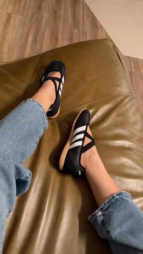 Instagram post by @im._.soniamahmoudieh for DSW Designer Shoe Warehouse. Caption reads: ✨Day/Night @dsw #ad.
