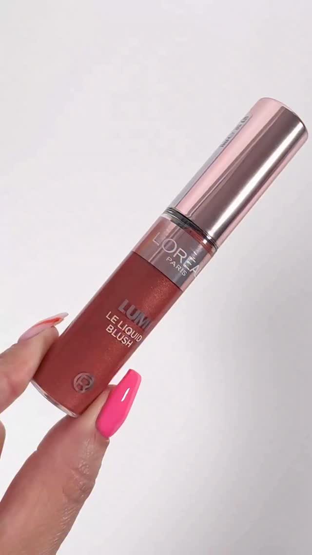 Instagram post by @angelaaangxo for Buzzador. Caption reads: [...] ————————— Product is Gifted [AD/PR]....