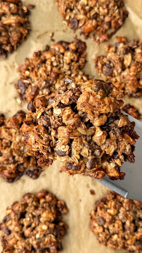 Instagram post by @rachlmansfield for Hiya. Caption reads: [...] in some extra nutrients and greens from....