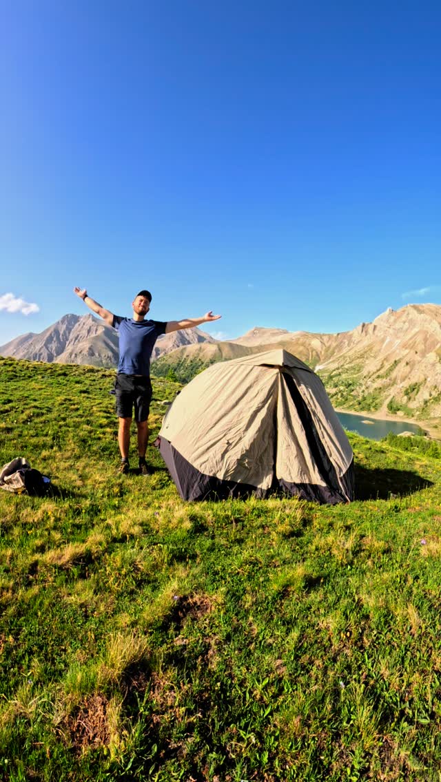 Instagram post by @nico.mathieux for Decathlon. Caption reads: Une tente emblématique ⛺️ des montagnes 🏔️ 
Pour....