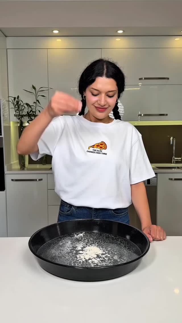 Instagram post by @cay.saati.ikramlari for Paribu. Caption reads: Posted @withregram • @busezeynep Paribu Pizza🍕....