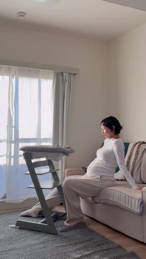 Instagram post by @sakura981118 for Stokke. Caption reads: @stokkejapan Tripp Trapp
北欧生まれ、50年以上の歴史を持つTripp....