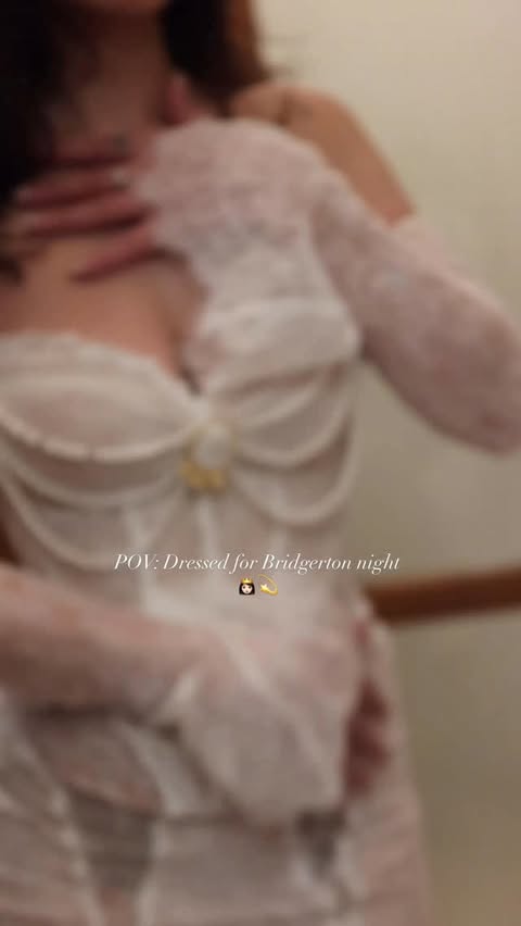 Instagram post by @aykuzuu for LaceMade. Caption reads: [...] royal energy, main character aura. ✨....