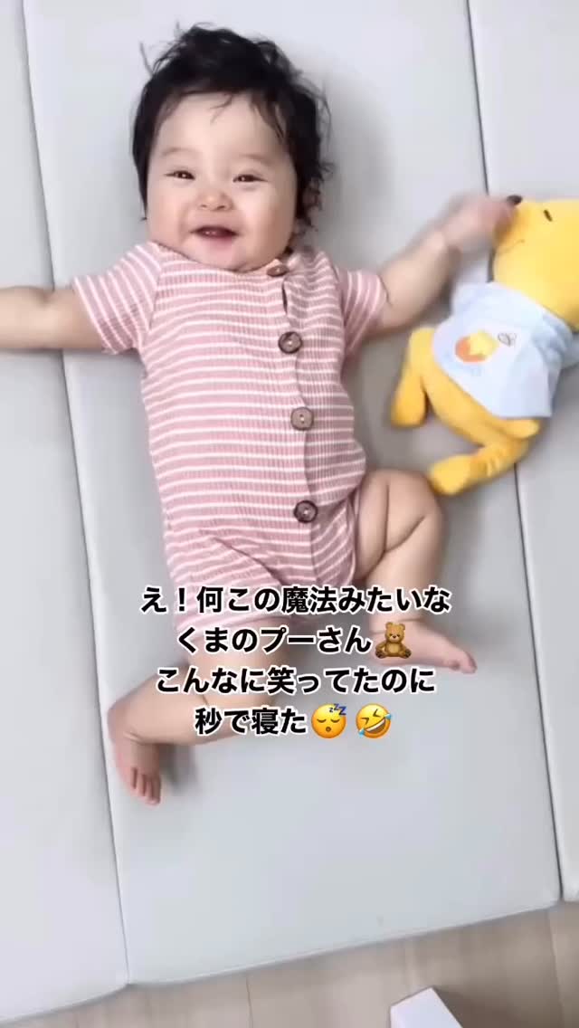 Instagram post by @baby_gram._ for Kids Laboratory. Caption reads: 秒で寝落ち😪
⁡
@akittotan....