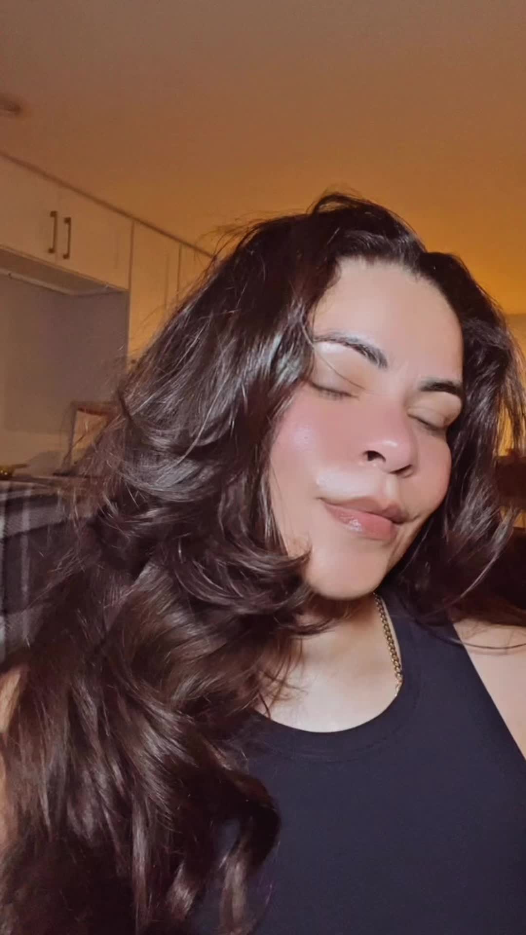 TikTok post by @leenbabyy__ for Bigvita. Caption reads: [...] hair starts at the scalp! ✨ Adding BigVita’s....