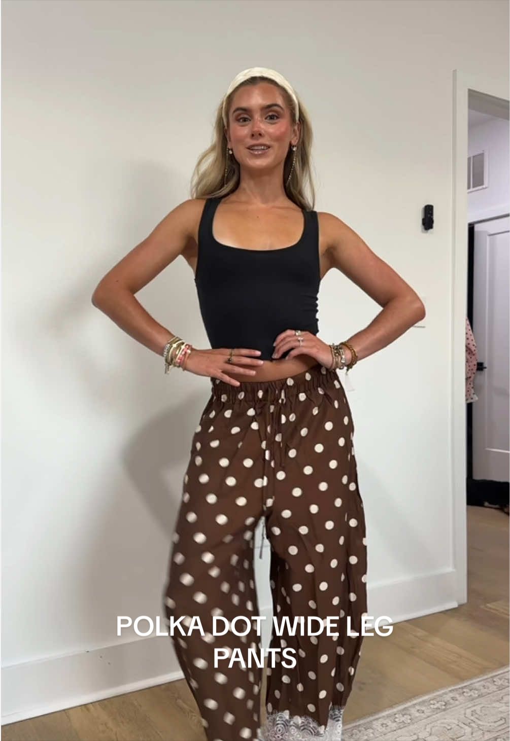 TikTok post by @sloanevosen for Uaneo. Caption reads: [...] #summeroutfitinspo #summeroutfits @Uaneo.