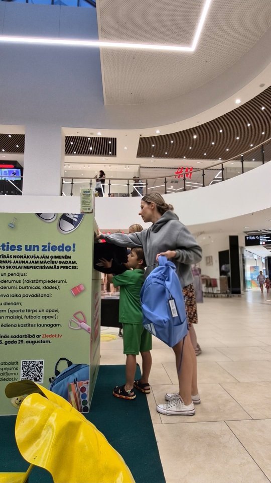 Instagram post by @madara.meiere for AKROPOLE Latvija. Caption reads: 📚✏️ Spēcīgs atgādinājums mums visiem: kopā mēs....