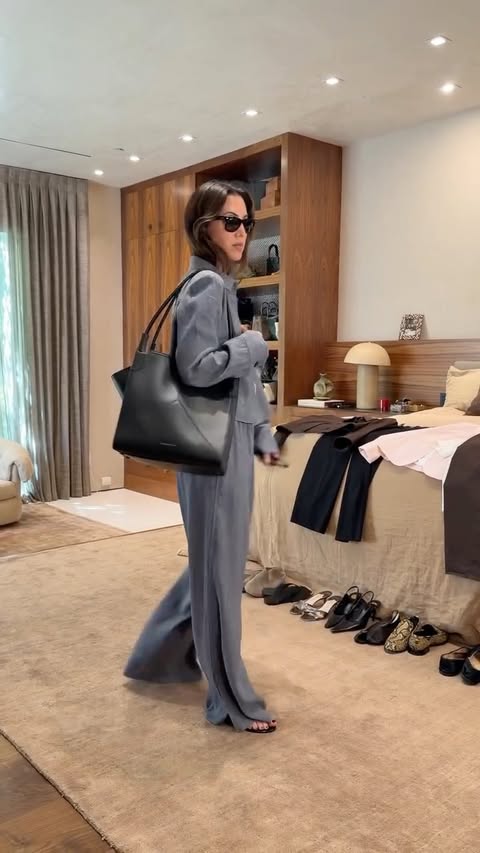 Instagram post by @taniasarin for Theory. Caption reads: Linen staples from day to night 💁🏻‍♀️ @theory__....