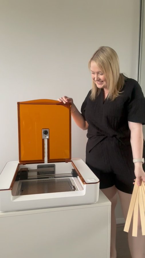 Instagram post by @teach.with.heart for Glowforge. Caption reads: ENGRAVING WITH MY GLOWFORGE AURA🌈 📏 

Can not....