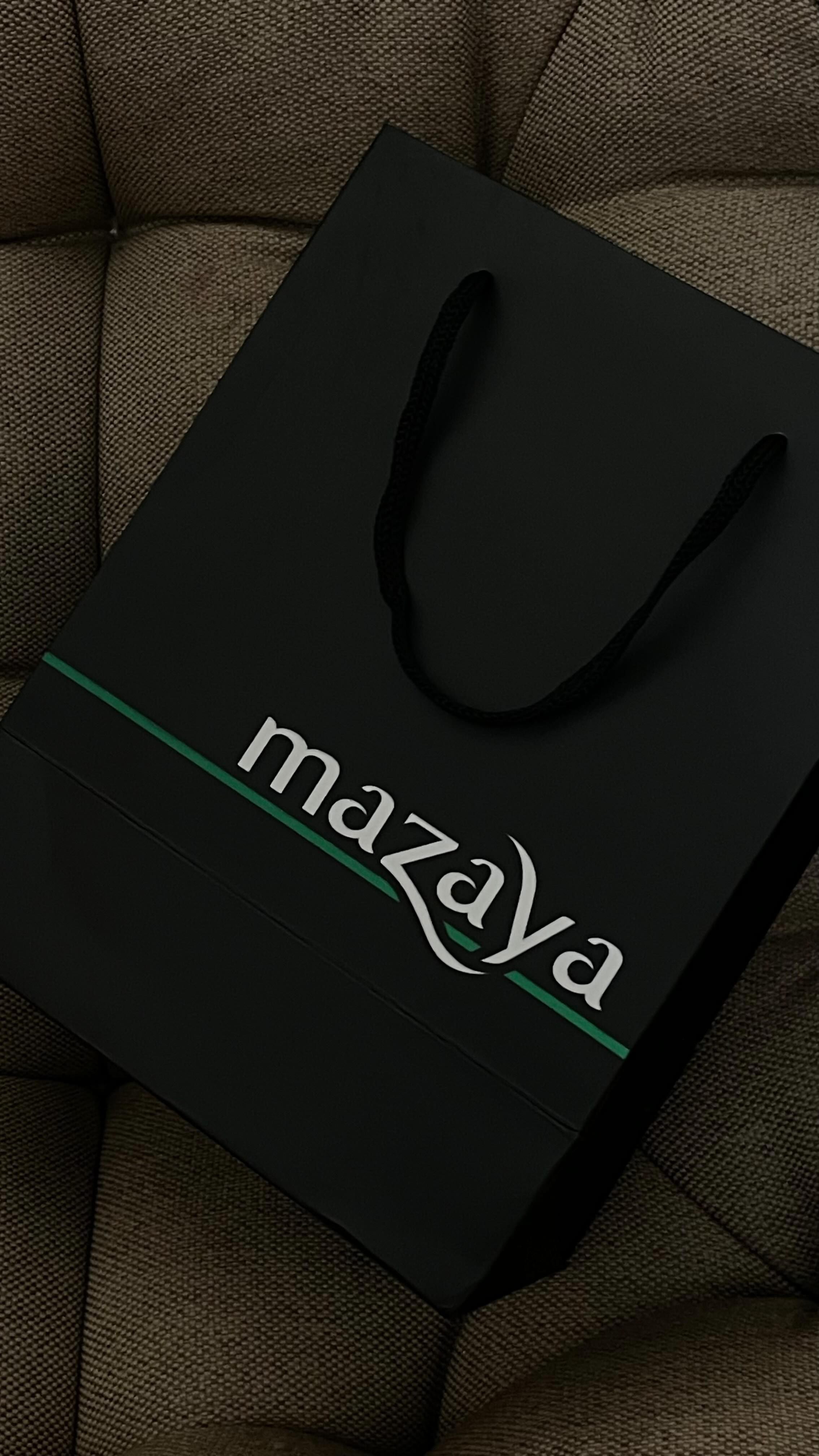 Instagram post by @mariiam.maher for Essence Cosmetics. Caption reads: RE5EES بس SHEDED | Part 122 � 
.
.
.
#alexandria....