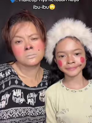 TikTok post by @denoknok924 for Dazzle Me Indonesia. Caption reads: biar dikata kaya ibu-ibu yg penting cantik kan?....