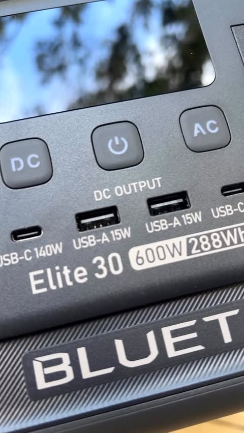 Instagram post by @nautoaventuras for BLUETTI. Caption reads: Black Friday : https://bit.ly/4qDLQFp
Código....