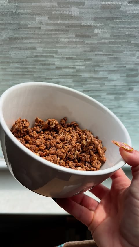 Instagram post by @moriahhgrace for Kashi. Caption reads: #ad @kashi GO is keeping me fueled during my move!....
