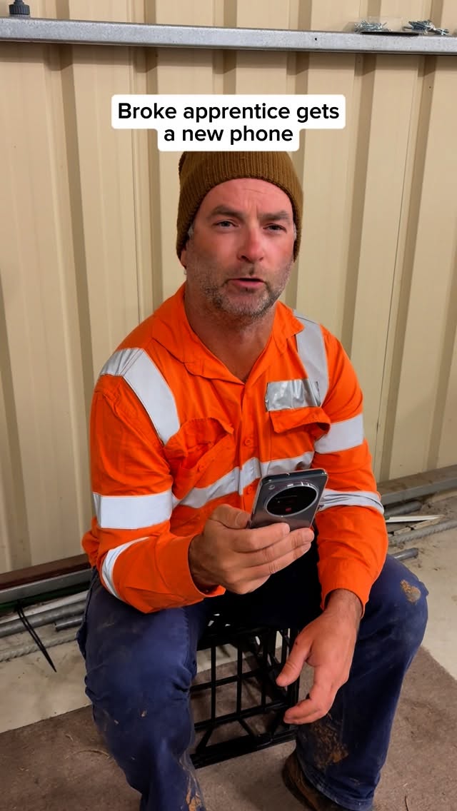 Instagram post by @cameronstreeter44 for Optus. Caption reads: The apprentice got the new Nubia Focus 2 phone....