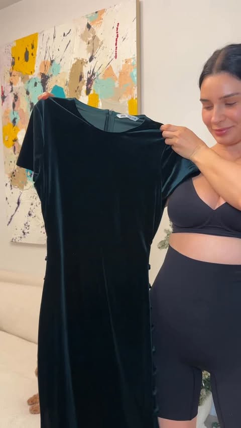 Instagram post by @biankakamber for Siella. Caption reads: @wearsiella Sculpt shapewear gives you that extra....