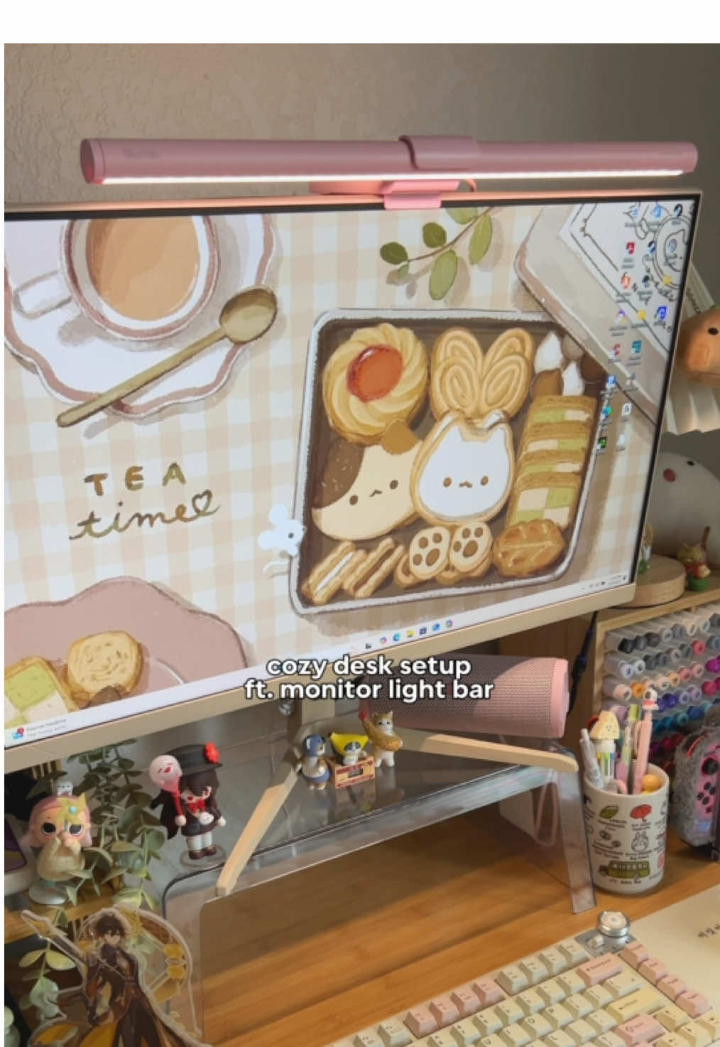 TikTok post by @chie_diary for Quntis. Caption reads: [...] desk setup without the eye strain ᰔᩚ✨....