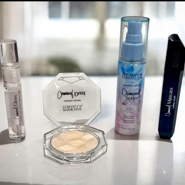 Instagram post by @mariposamakeup13 for Physicians Formula. Caption reads: Sparkle Into the Season with Mineral Wear Diamond....