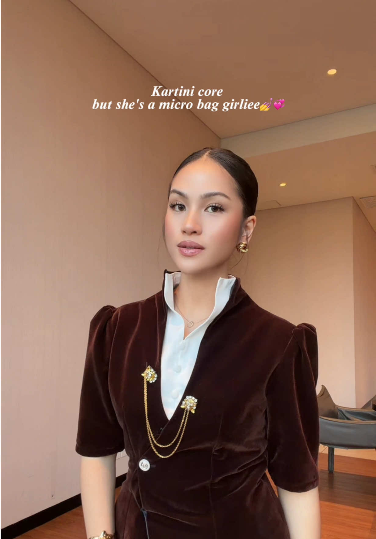 TikTok post by @auliahamidd_ for Make Over. Caption reads: [...] kebaya,mini bag and mini powder from....