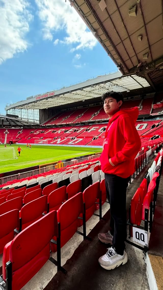 Instagram post by @robbymaulids for eFootball. Caption reads: Mainkan eFootball sekarang dan....