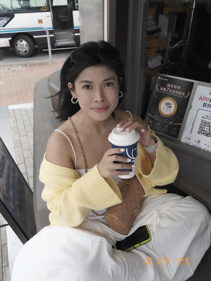 Instagram post by @goldareserva for Cebu Pacific Air. Caption reads: [...] trip 🤩🥹 Explore HK with @cebupacificair ⭐️....