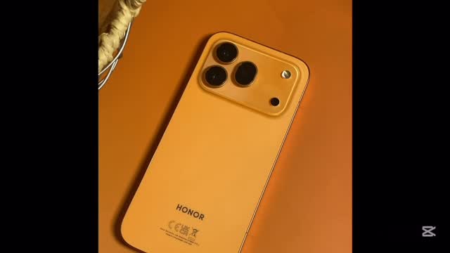 Instagram post by @mydynamicduo for HONOR. Caption reads: I recently saw how HONOR is using AI to help....