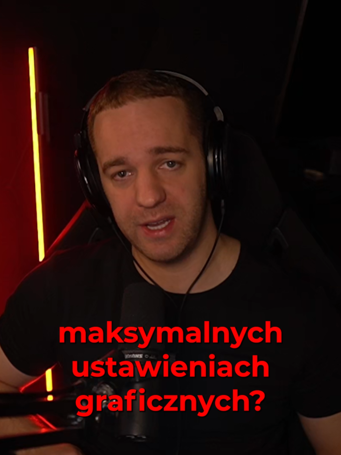 TikTok post by @leh_tv for AMD. Caption reads: [...] moment na upgrade PC 🎮 Cashback na karty....